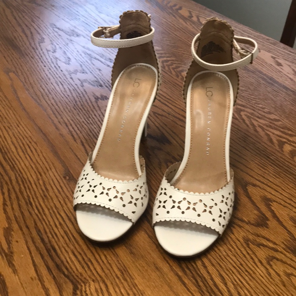 Size 7 Lauren Conrad Beautiful Cream Sandal Heels